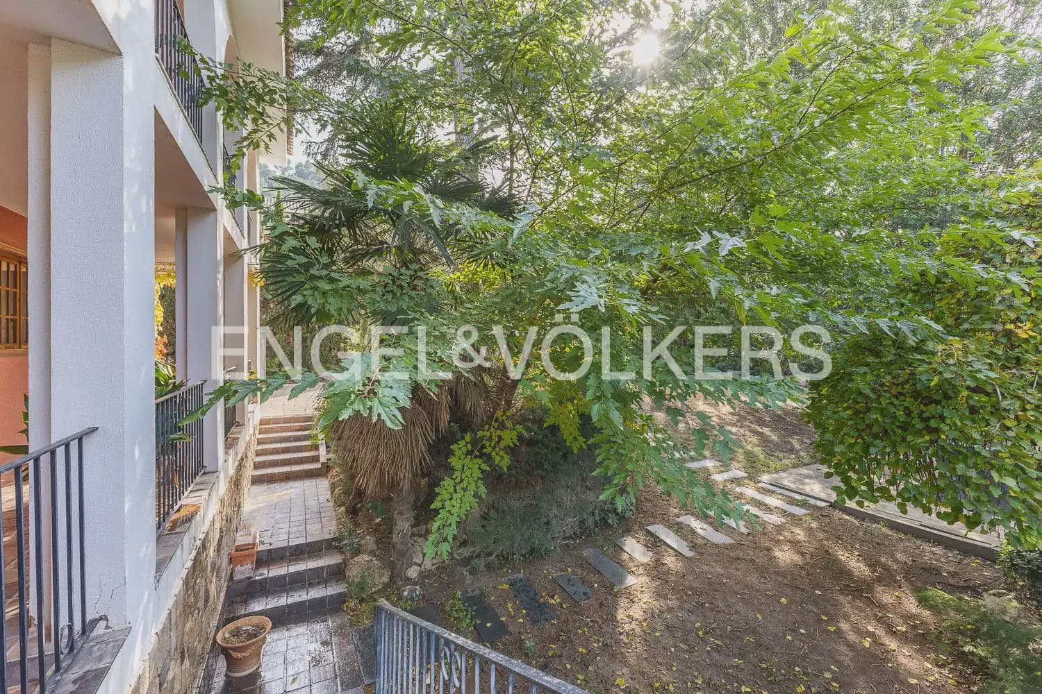 6 chambre Villa/Maison à vendre à Chiva avec piscine garage - 1 290 000 € (Ref: 9898041)
