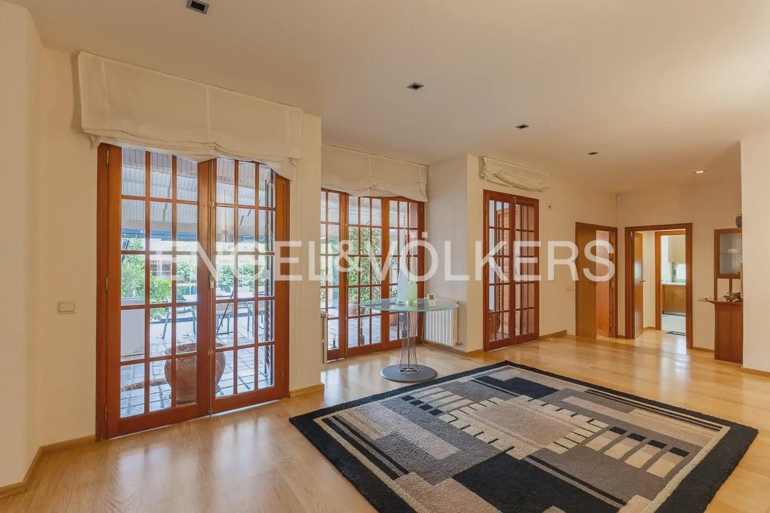 6 chambre Villa/Maison à vendre à Chiva avec piscine garage - 1 290 000 € (Ref: 9898041)