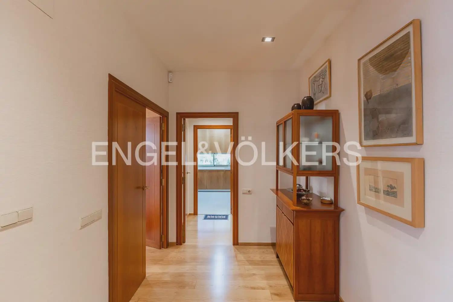 6 chambre Villa/Maison à vendre à Chiva avec piscine garage - 1 290 000 € (Ref: 9898041)