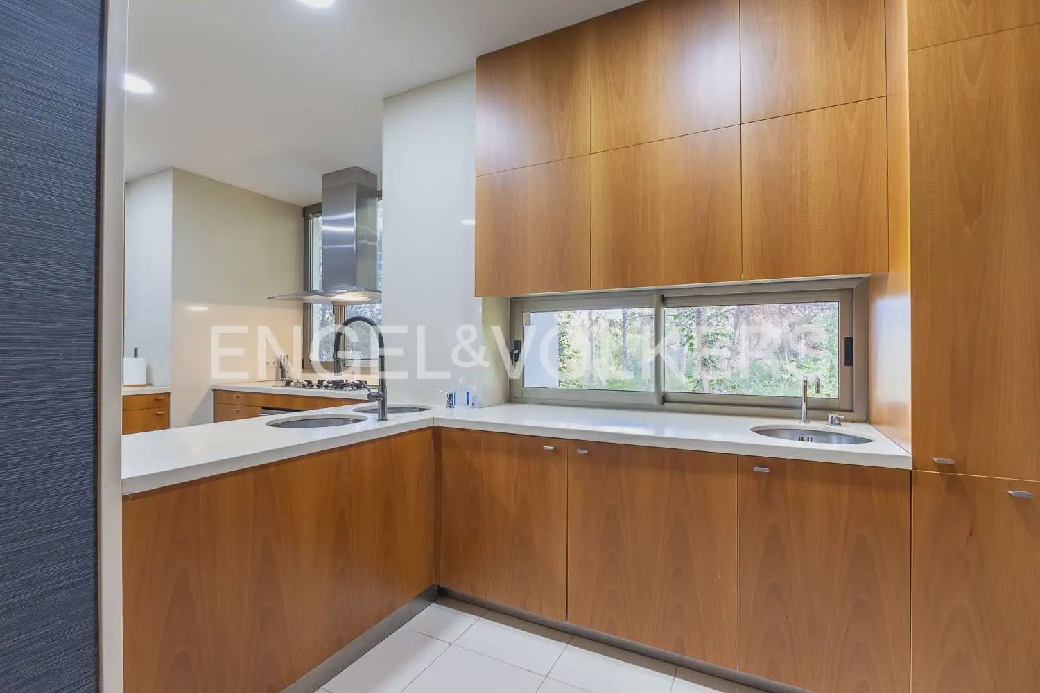 6 chambre Villa/Maison à vendre à Chiva avec piscine garage - 1 290 000 € (Ref: 9898041)