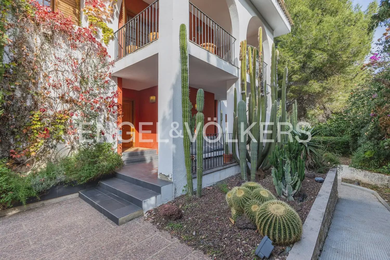 6 chambre Villa/Maison à vendre à Chiva avec piscine garage - 1 290 000 € (Ref: 9898041)