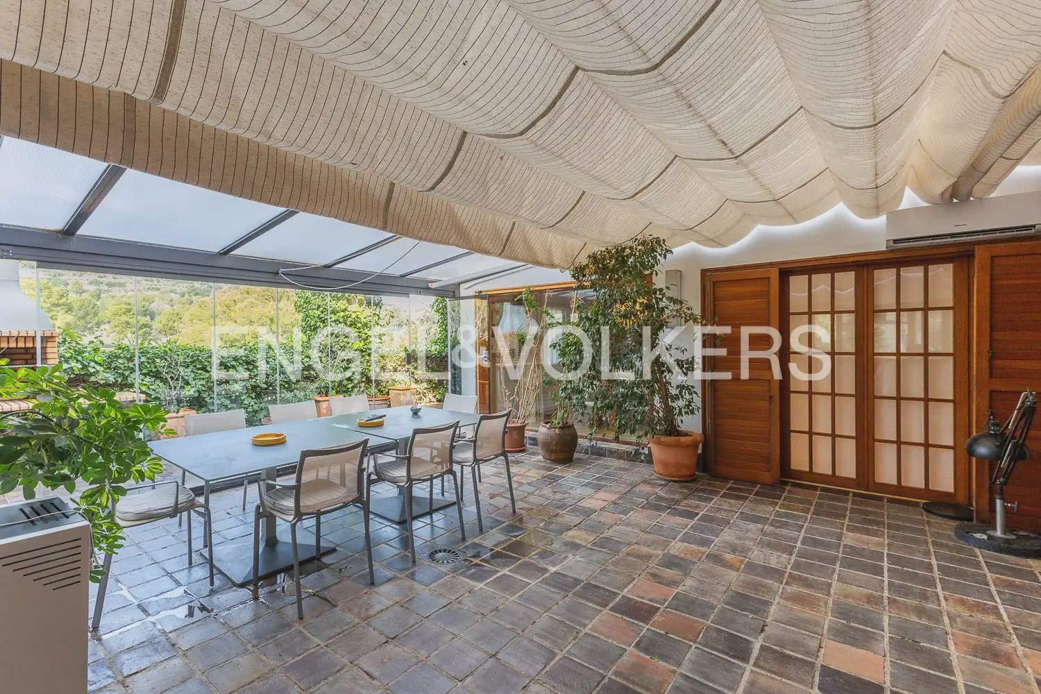 6 chambre Villa/Maison à vendre à Chiva avec piscine garage - 1 290 000 € (Ref: 9898041)