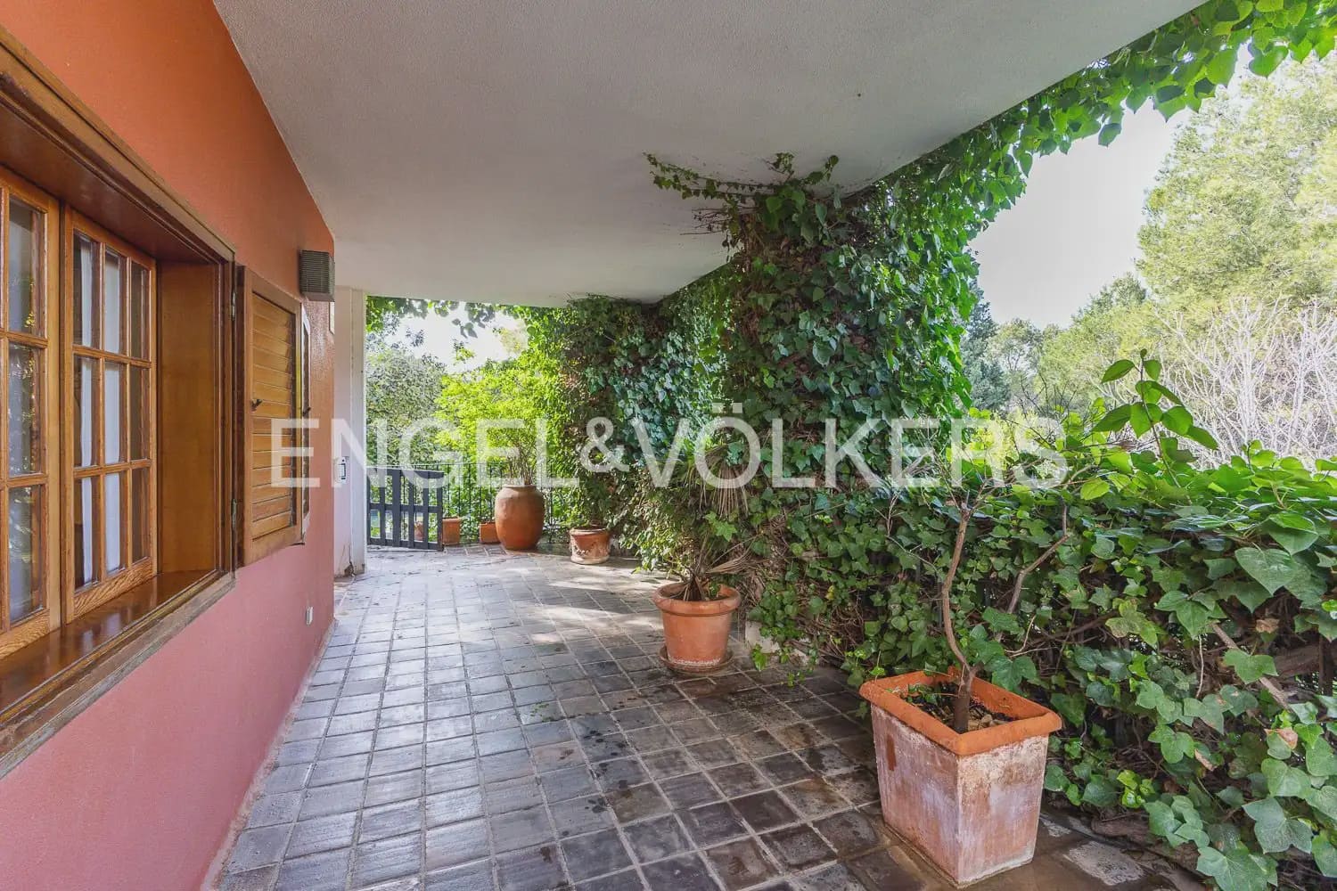 6 chambre Villa/Maison à vendre à Chiva avec piscine garage - 1 290 000 € (Ref: 9898041)