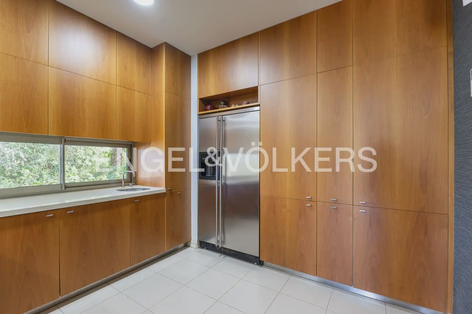 6 chambre Villa/Maison à vendre à Chiva avec piscine garage - 1 290 000 € (Ref: 9898041)