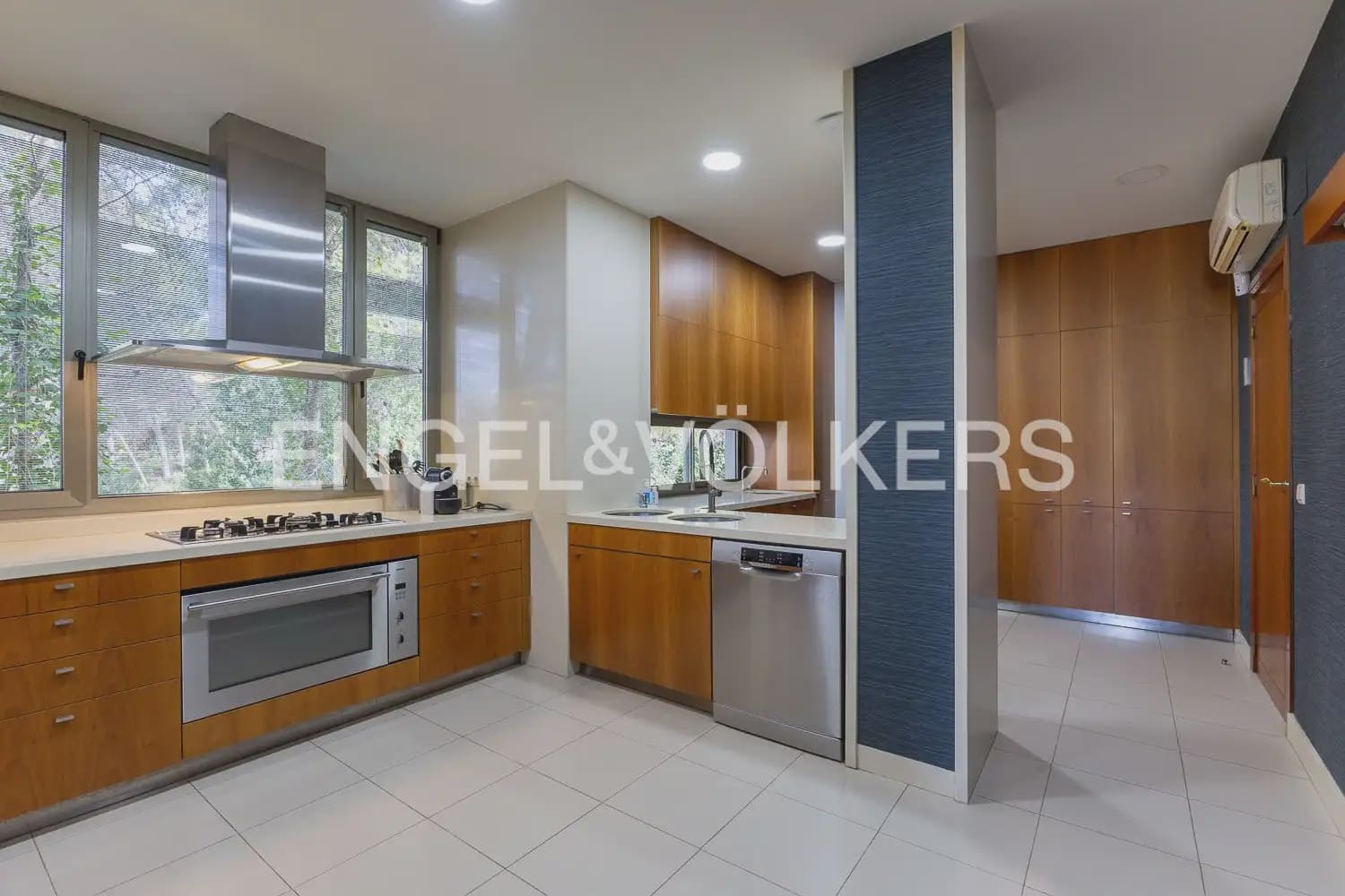 6 chambre Villa/Maison à vendre à Chiva avec piscine garage - 1 290 000 € (Ref: 9898041)