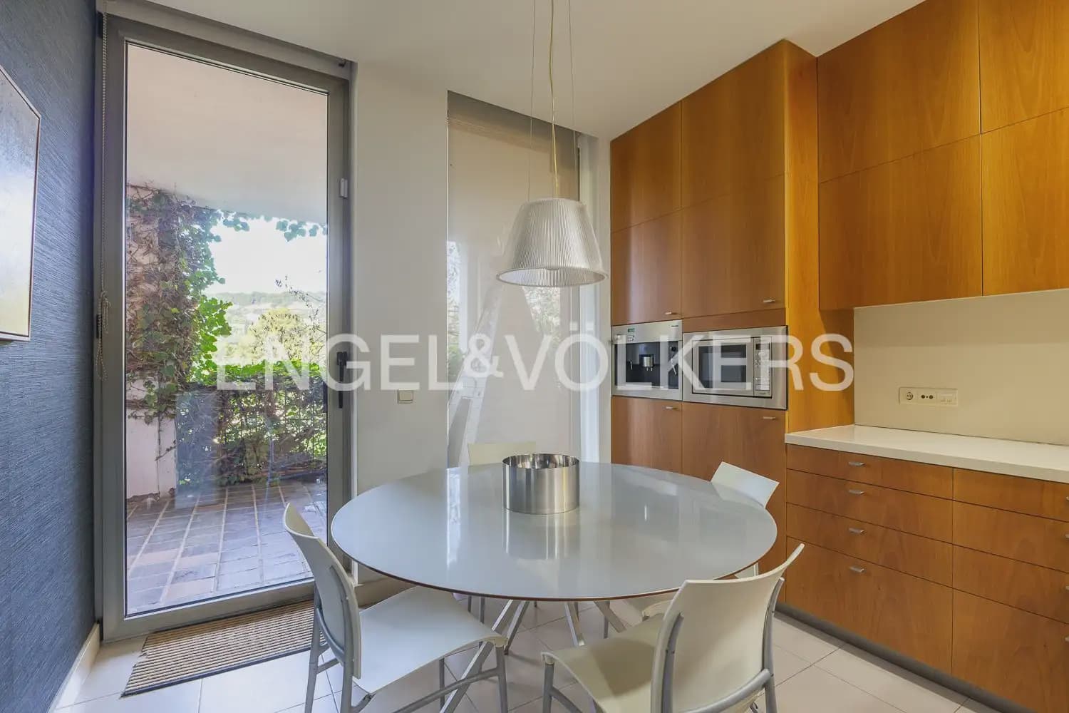 6 chambre Villa/Maison à vendre à Chiva avec piscine garage - 1 290 000 € (Ref: 9898041)