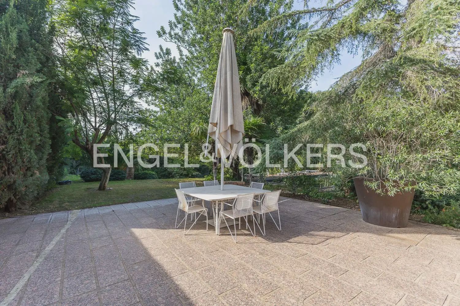 6 chambre Villa/Maison à vendre à Chiva avec piscine garage - 1 290 000 € (Ref: 9898041)