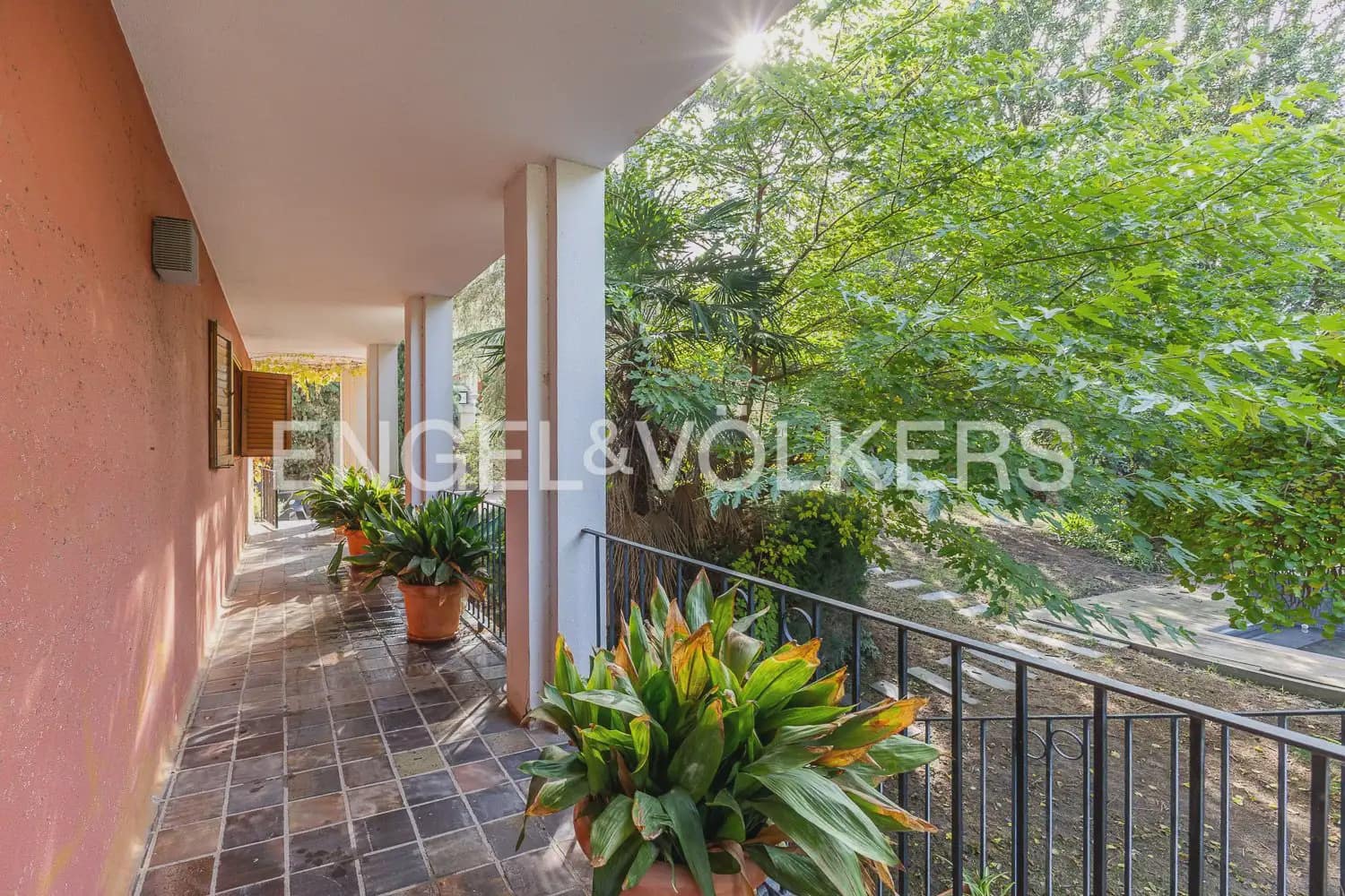 6 chambre Villa/Maison à vendre à Chiva avec piscine garage - 1 290 000 € (Ref: 9898041)