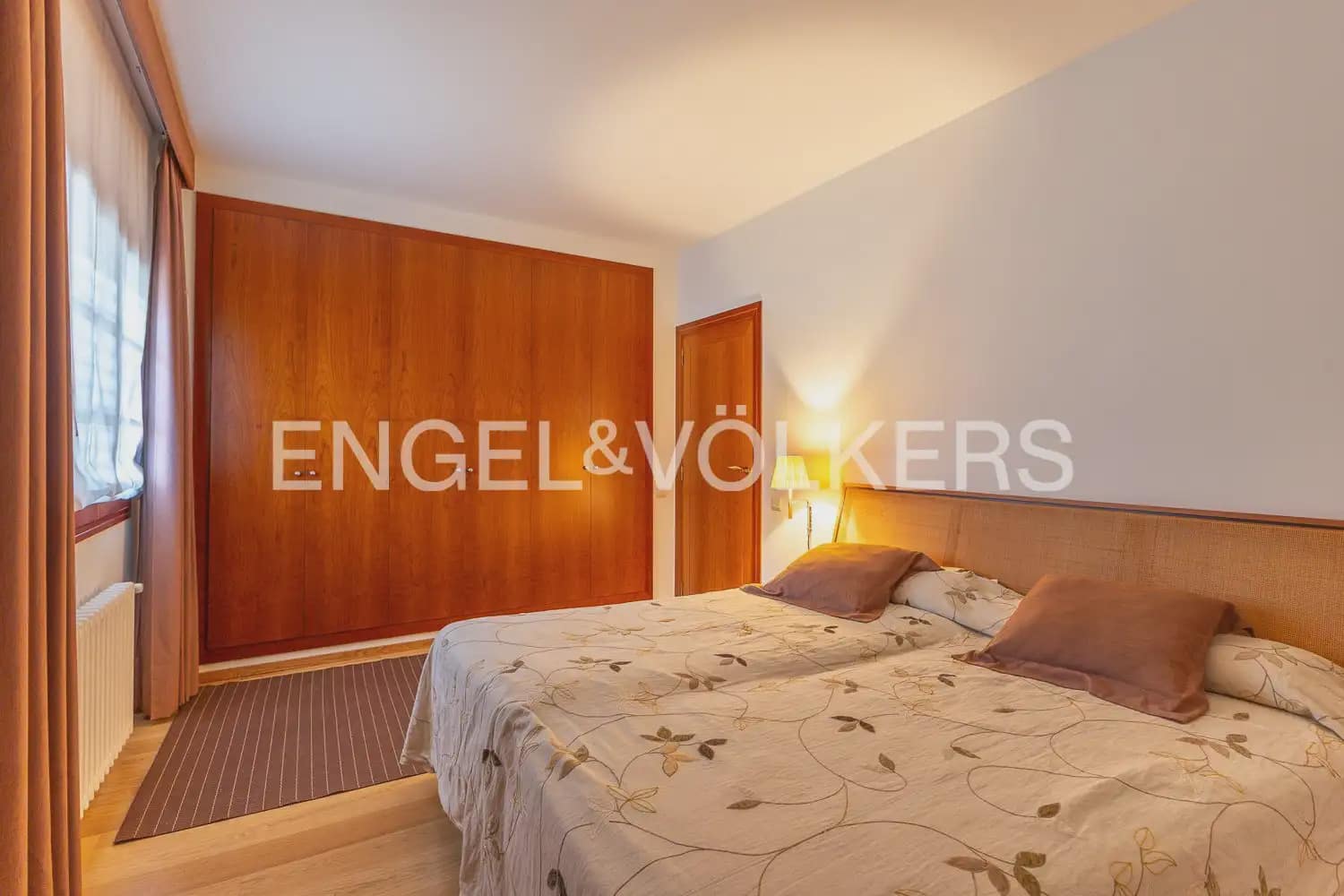6 chambre Villa/Maison à vendre à Chiva avec piscine garage - 1 290 000 € (Ref: 9898041)