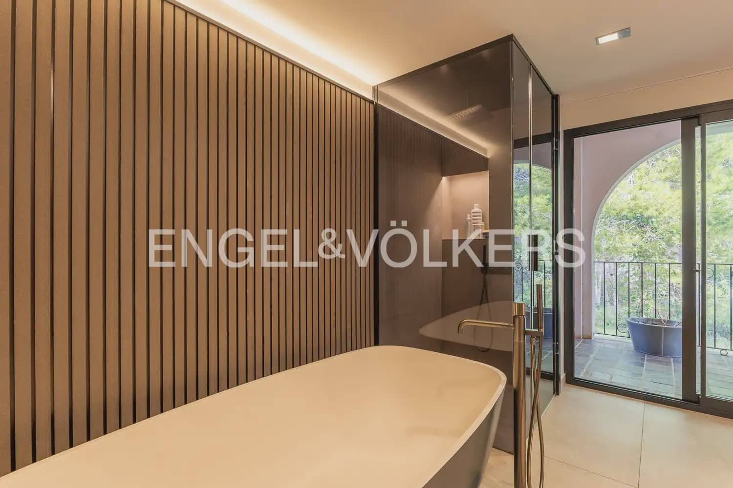 6 chambre Villa/Maison à vendre à Chiva avec piscine garage - 1 290 000 € (Ref: 9898041)