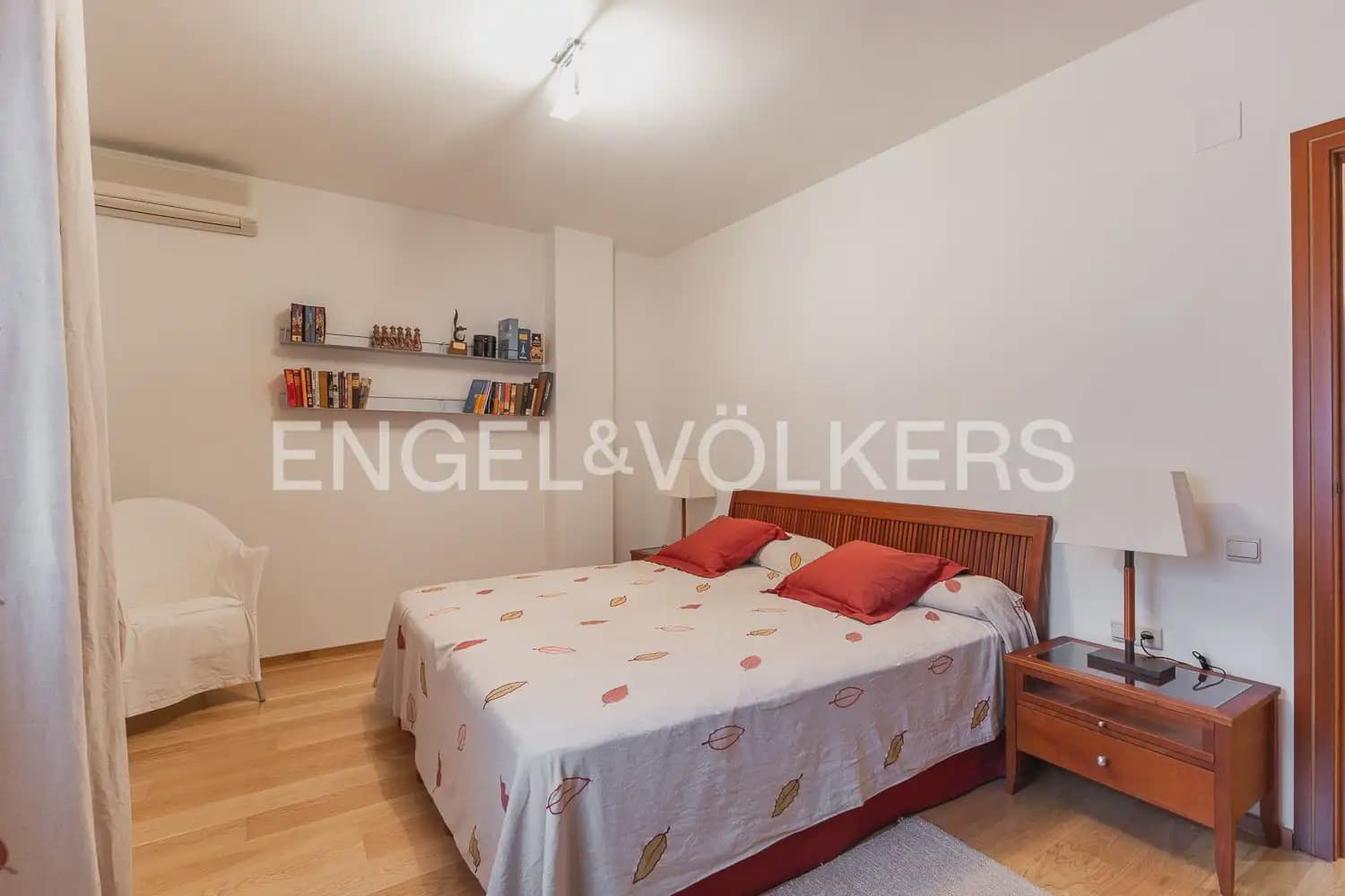 6 chambre Villa/Maison à vendre à Chiva avec piscine garage - 1 290 000 € (Ref: 9898041)