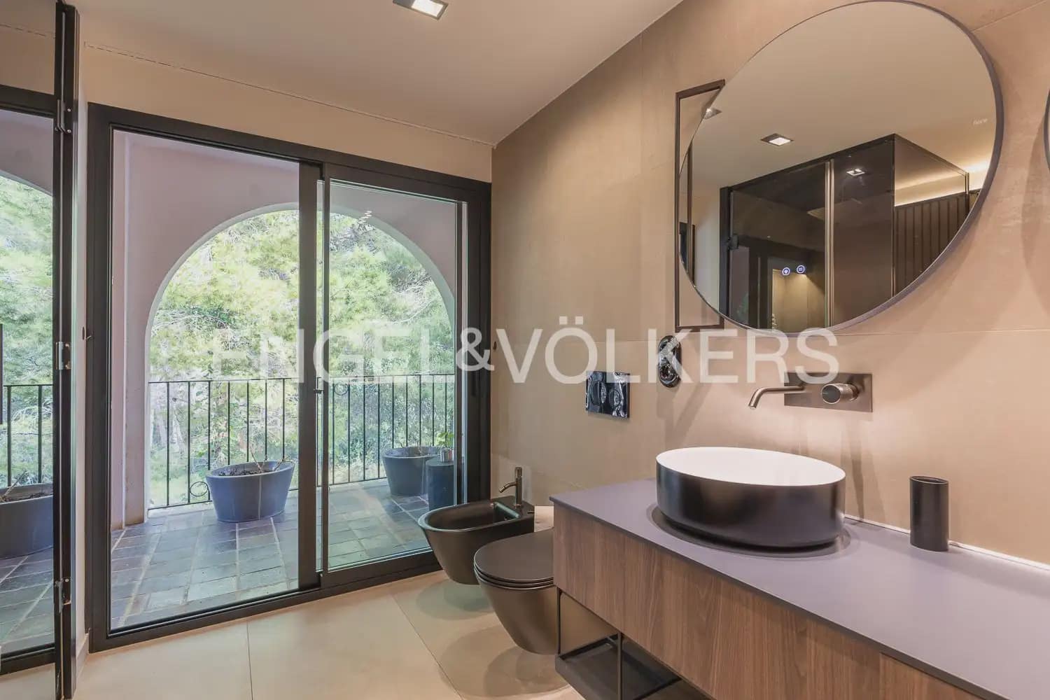 6 chambre Villa/Maison à vendre à Chiva avec piscine garage - 1 290 000 € (Ref: 9898041)
