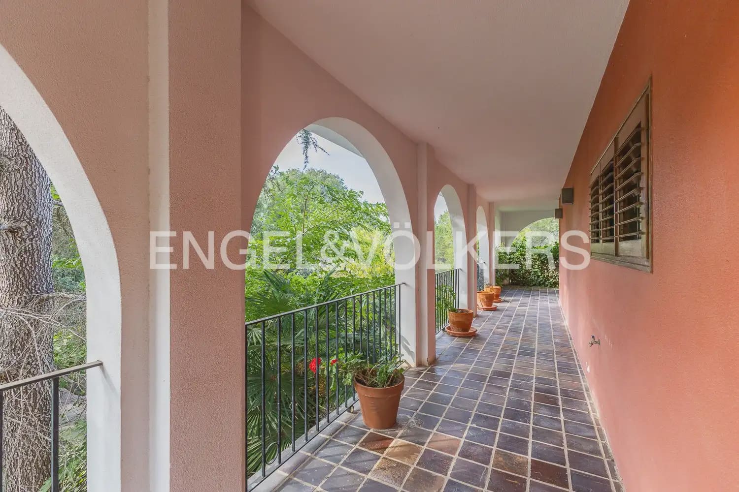 6 chambre Villa/Maison à vendre à Chiva avec piscine garage - 1 290 000 € (Ref: 9898041)