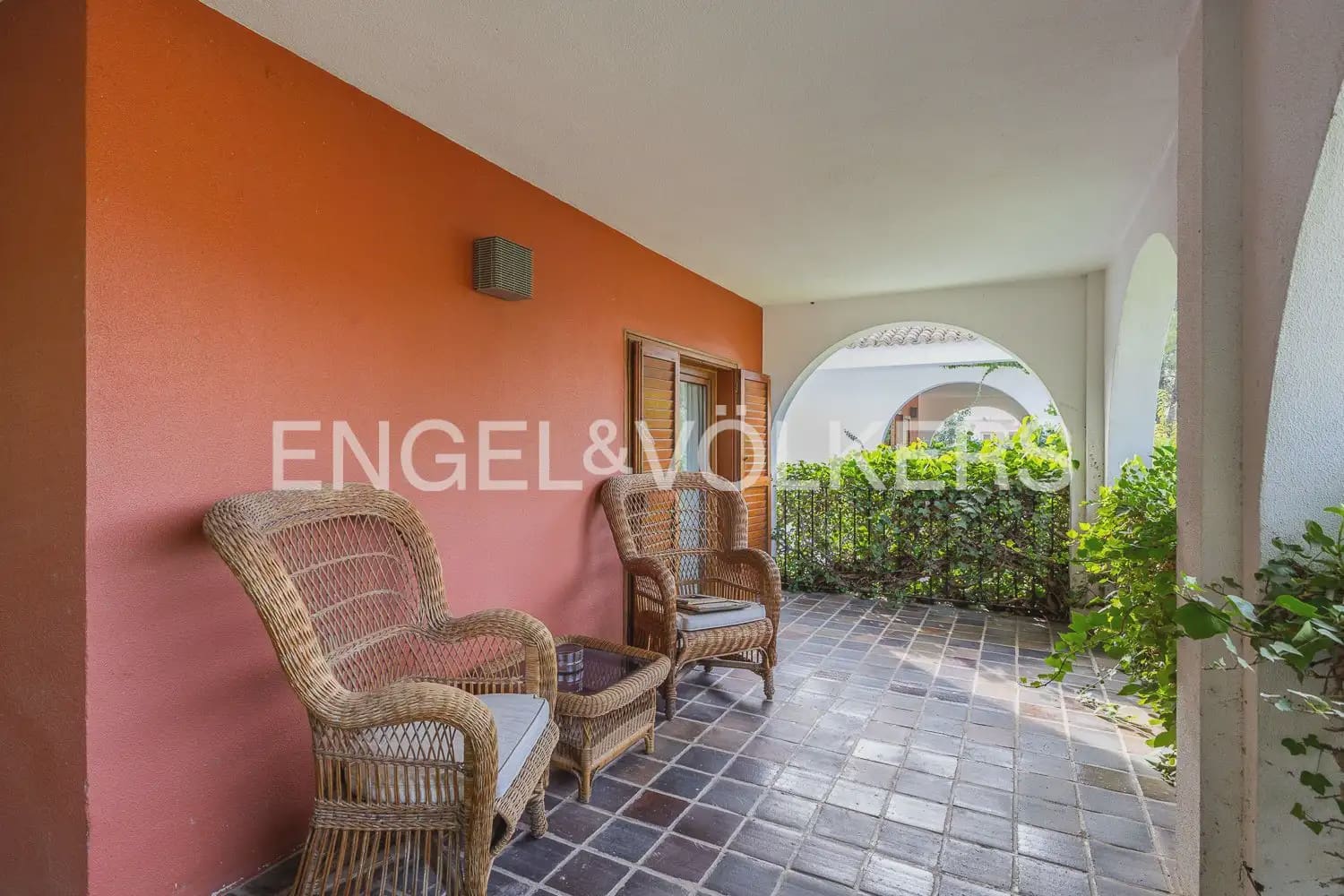 6 chambre Villa/Maison à vendre à Chiva avec piscine garage - 1 290 000 € (Ref: 9898041)