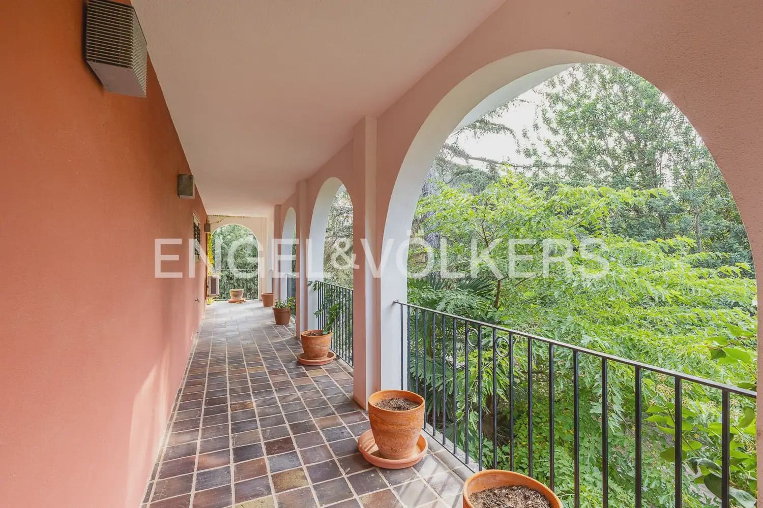 6 chambre Villa/Maison à vendre à Chiva avec piscine garage - 1 290 000 € (Ref: 9898041)