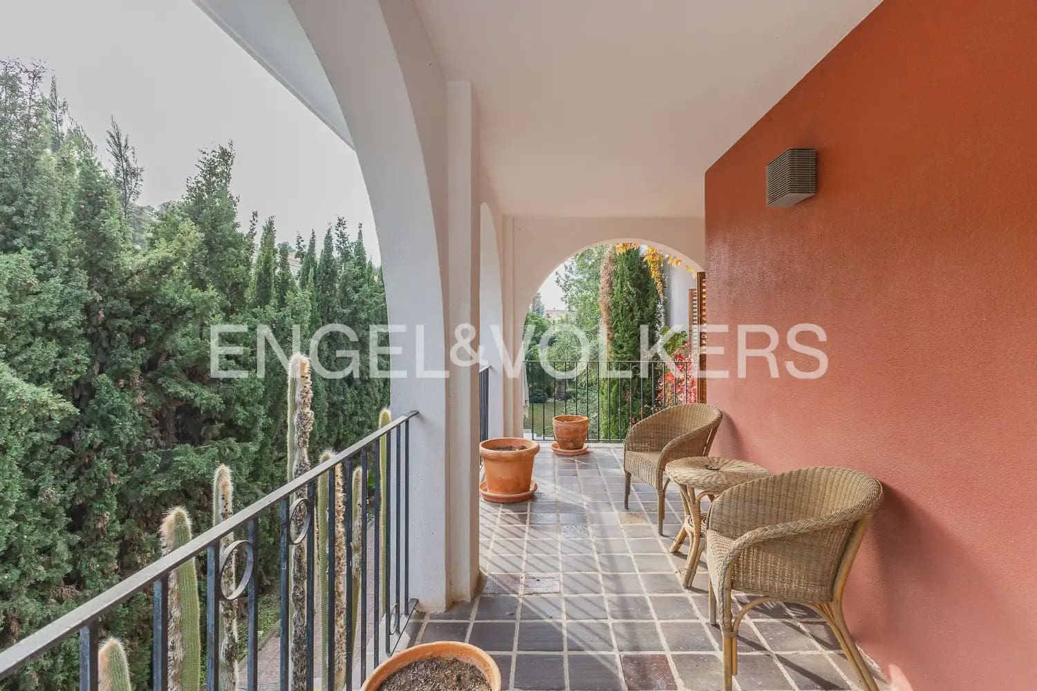 6 chambre Villa/Maison à vendre à Chiva avec piscine garage - 1 290 000 € (Ref: 9898041)