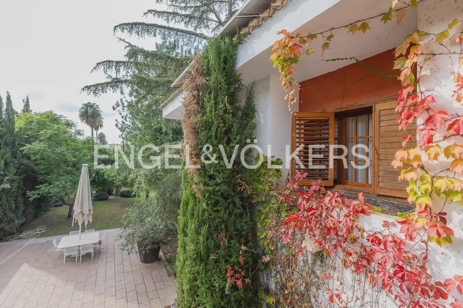 6 chambre Villa/Maison à vendre à Chiva avec piscine garage - 1 290 000 € (Ref: 9898041)