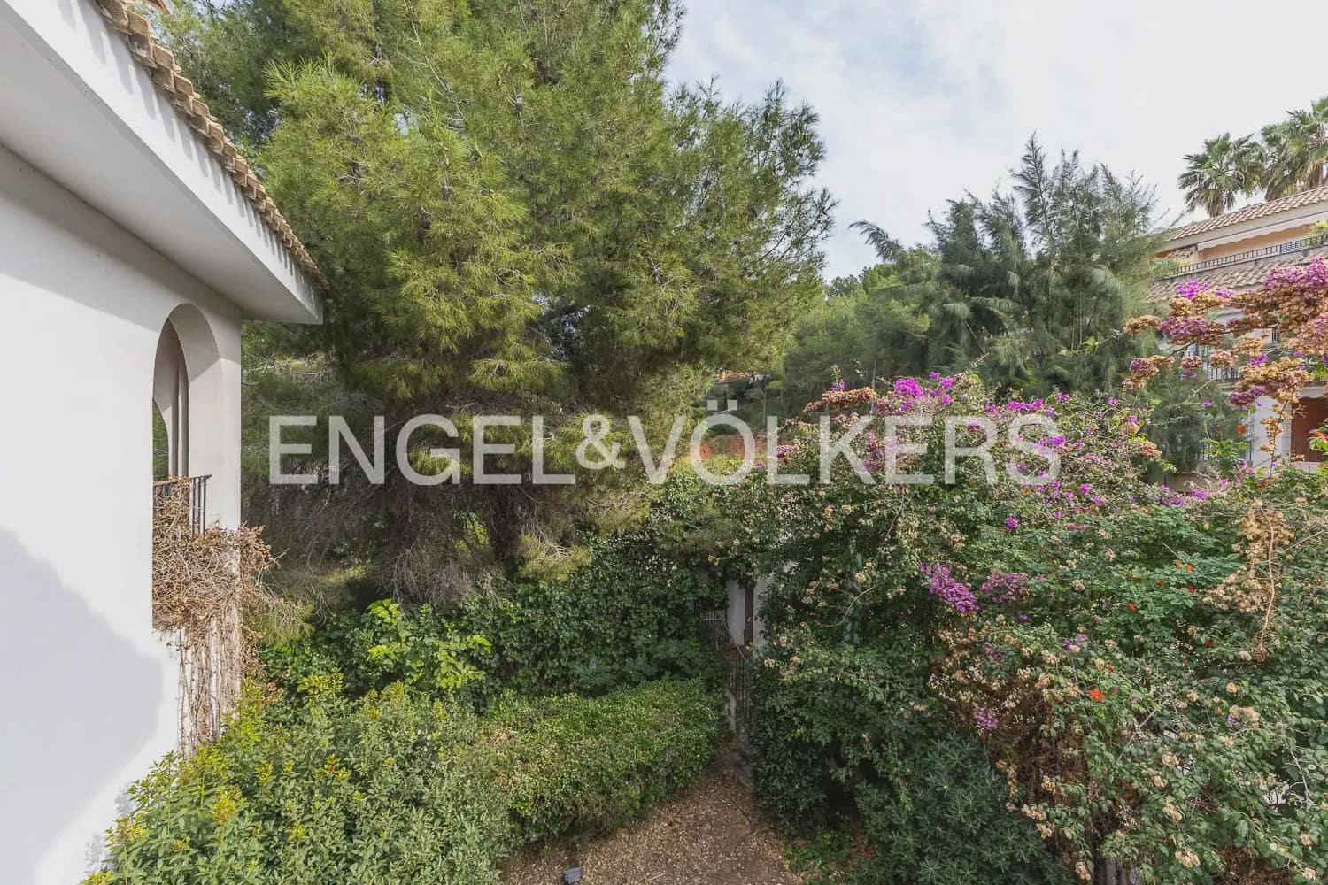 6 chambre Villa/Maison à vendre à Chiva avec piscine garage - 1 290 000 € (Ref: 9898041)