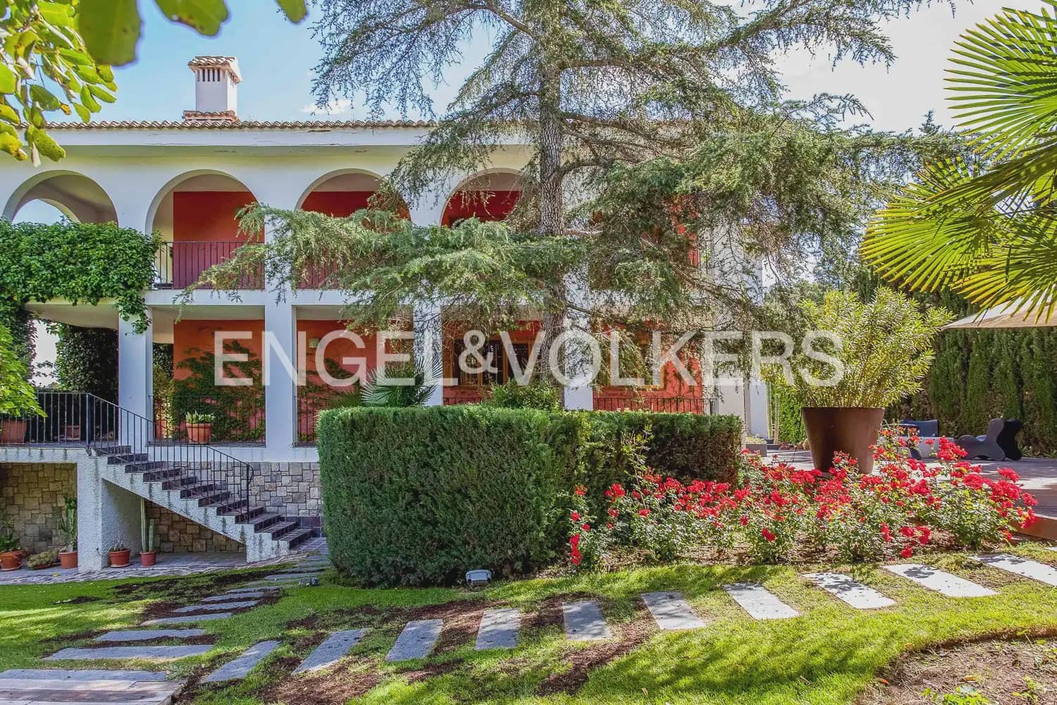 6 chambre Villa/Maison à vendre à Chiva avec piscine garage - 1 290 000 € (Ref: 9898041)