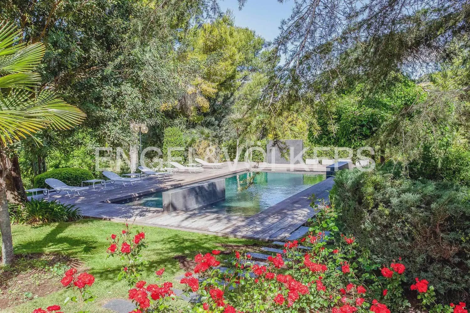 6 chambre Villa/Maison à vendre à Chiva avec piscine garage - 1 290 000 € (Ref: 9898041)
