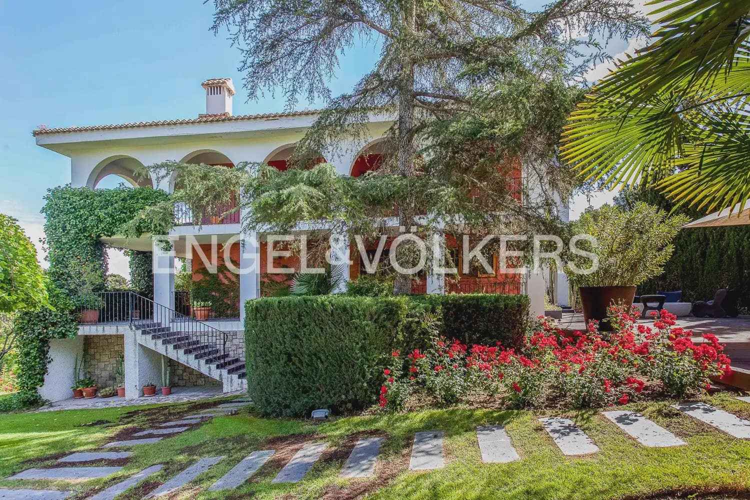 6 chambre Villa/Maison à vendre à Chiva avec piscine garage - 1 290 000 € (Ref: 9898041)