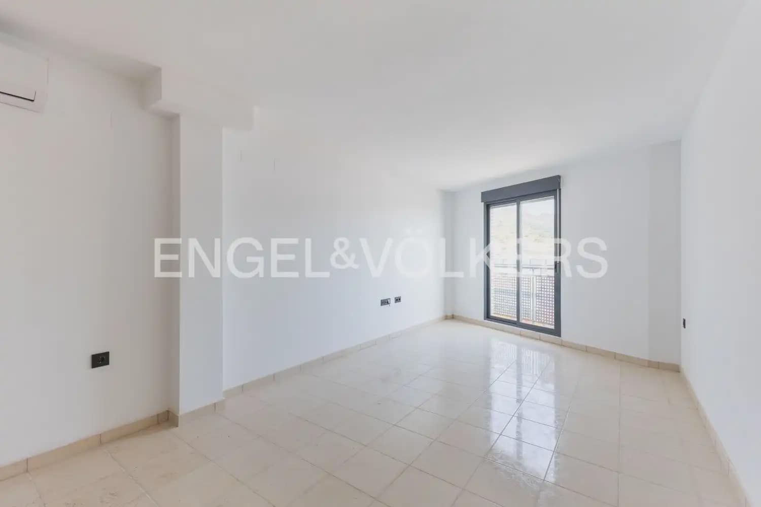 4 bedroom Penthouse for sale in La Vall d'Uixo with garage - € 201,000 (Ref: 9898042)