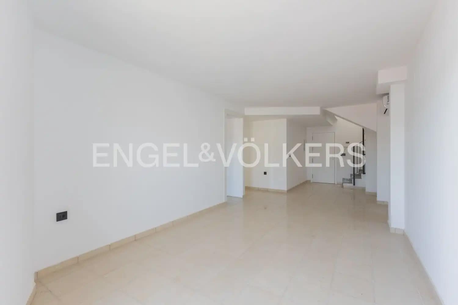 4 bedroom Penthouse for sale in La Vall d'Uixo with garage - € 201,000 (Ref: 9898042)