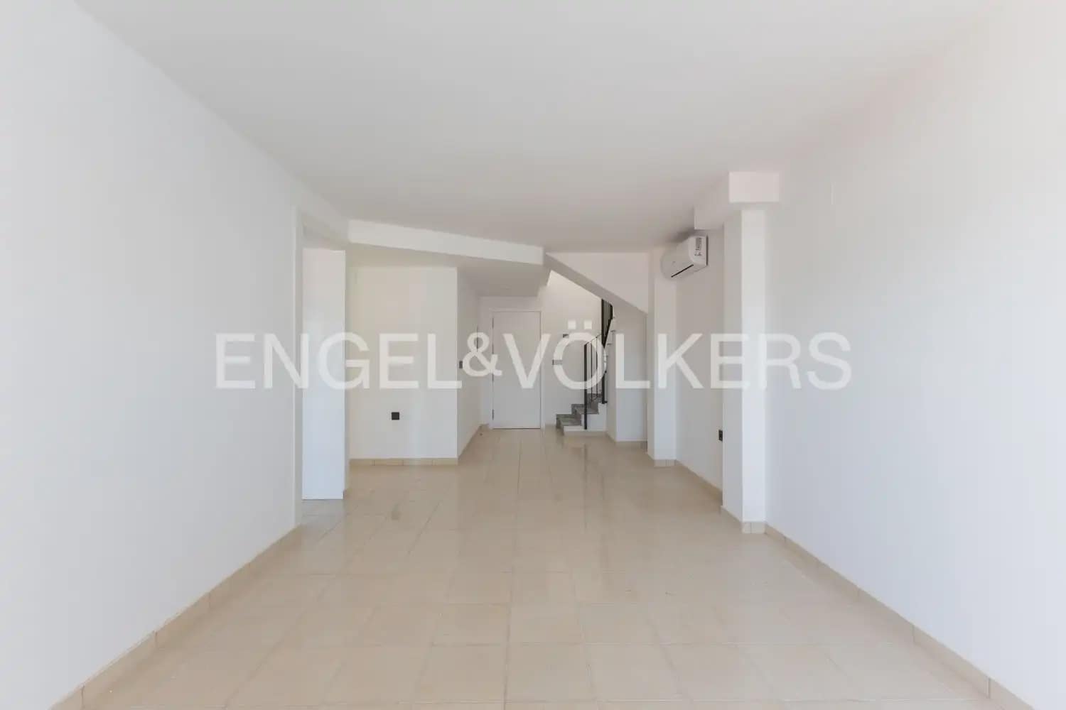 4 bedroom Penthouse for sale in La Vall d'Uixo with garage - € 201,000 (Ref: 9898042)
