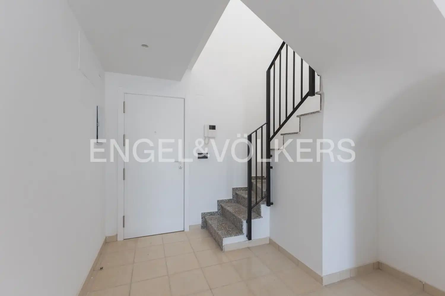 4 bedroom Penthouse for sale in La Vall d'Uixo with garage - € 201,000 (Ref: 9898042)