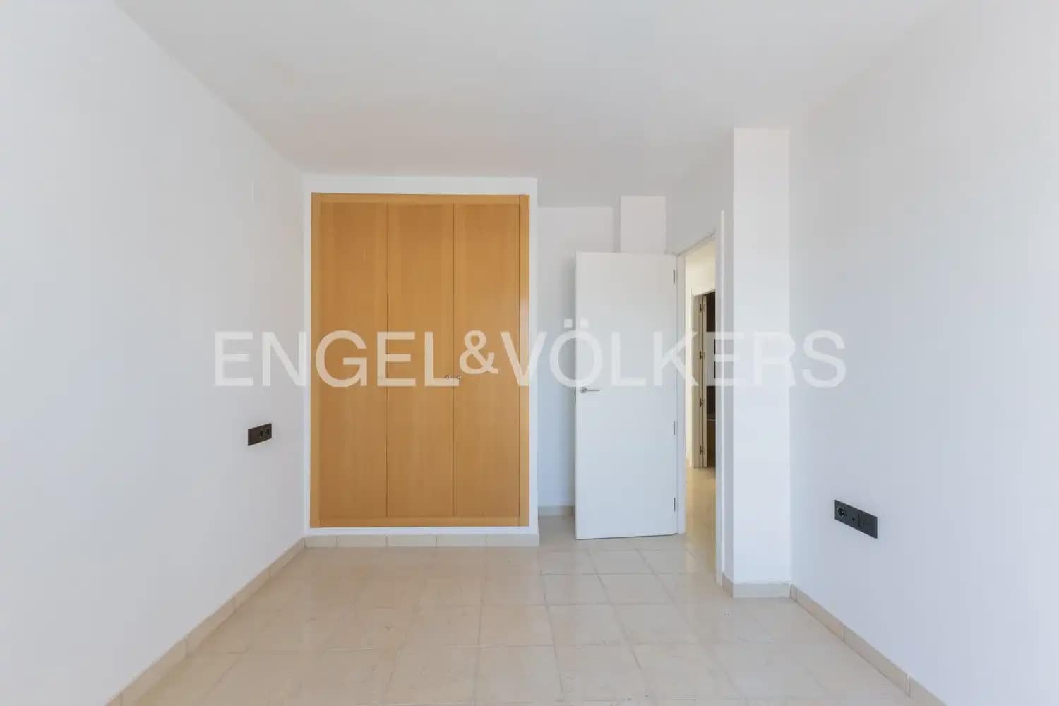 4 bedroom Penthouse for sale in La Vall d'Uixo with garage - € 201,000 (Ref: 9898042)