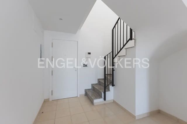 4 quarto Penthouse para venda em La Vall d'Uixó com garagem - 201 000 € (Ref: 9898042)