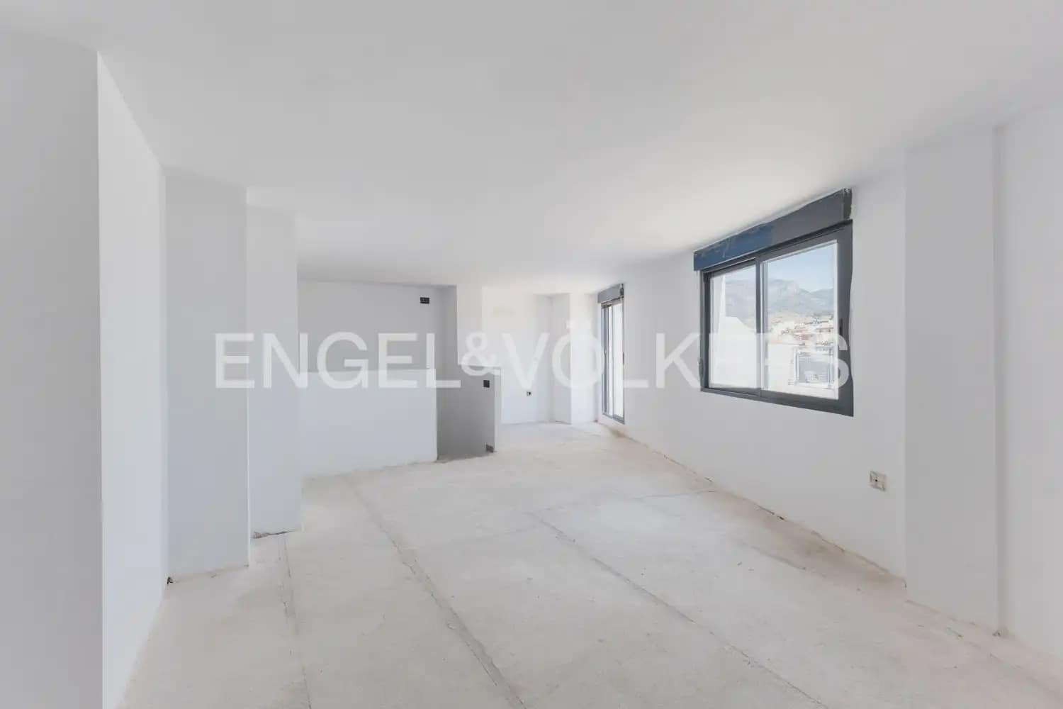 4 bedroom Penthouse for sale in La Vall d'Uixo with garage - € 201,000 (Ref: 9898042)