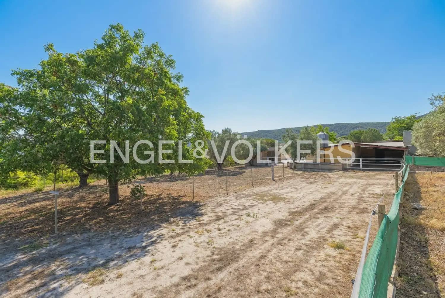 Finca/Casa Rural de 7 habitaciones en Enguera en venta con piscina garaje - 950.000 € (Ref: 9898043)