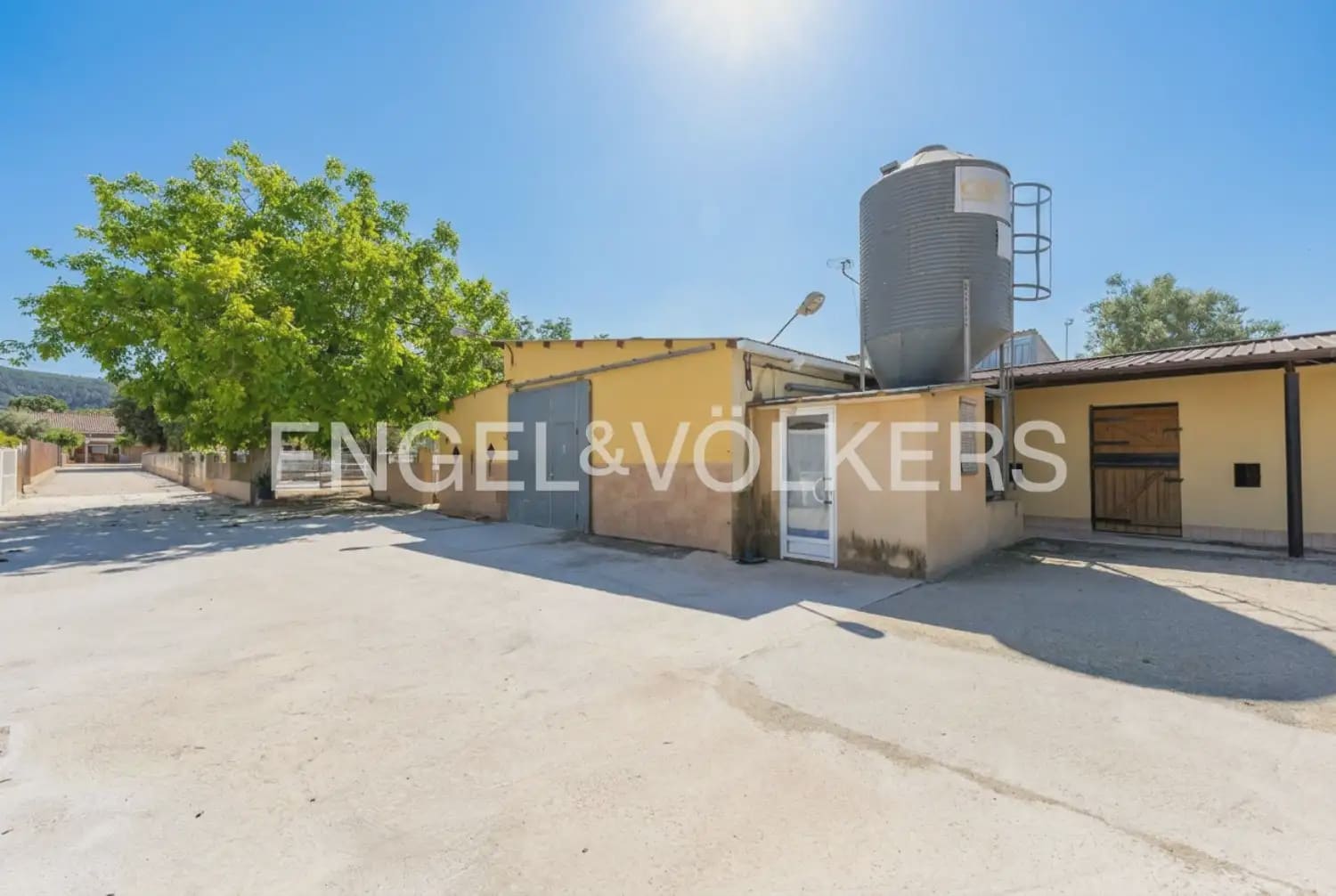 Finca/Casa Rural de 7 habitaciones en Enguera en venta con piscina garaje - 950.000 € (Ref: 9898043)