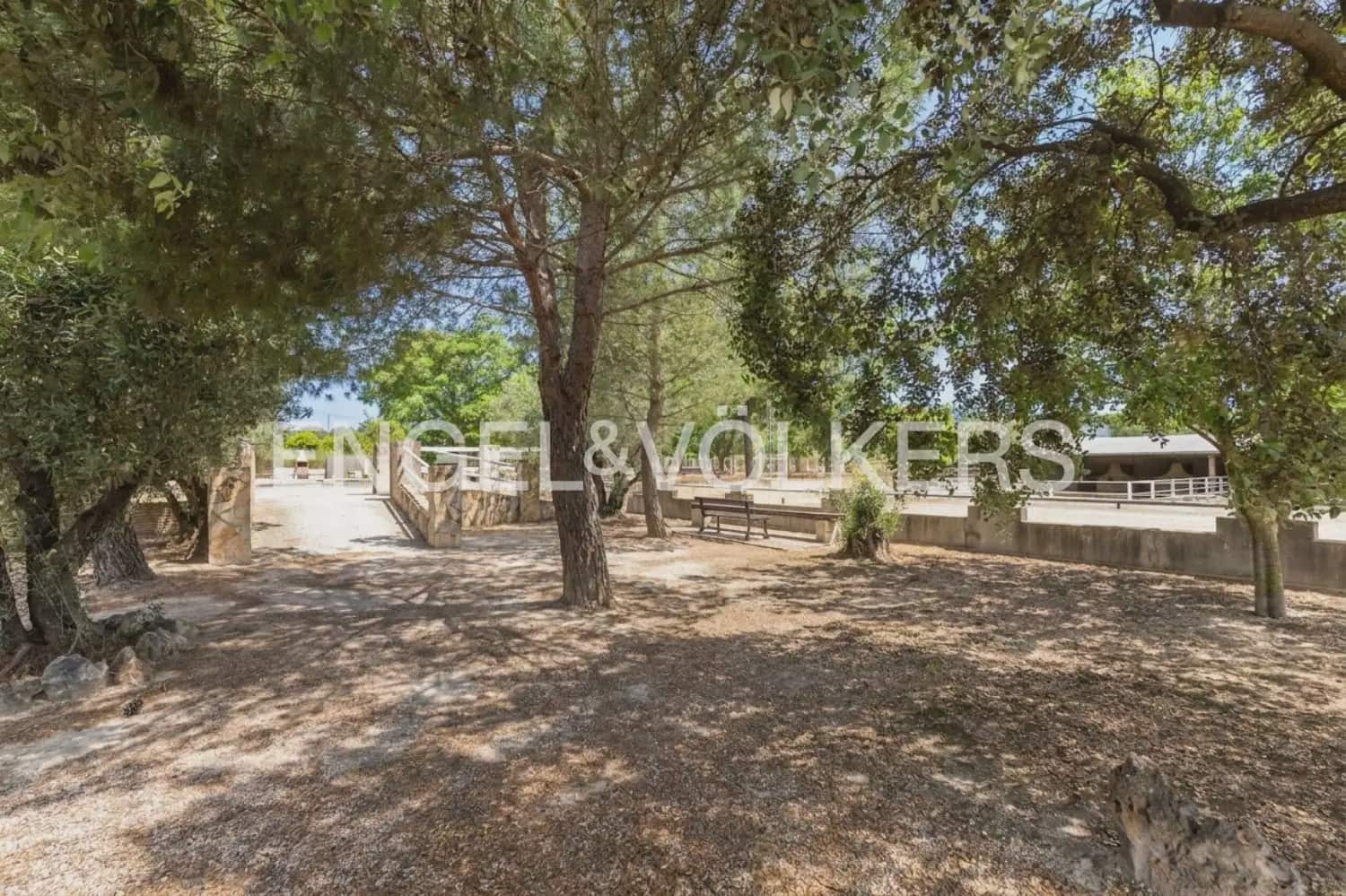 Finca/Casa Rural de 7 habitaciones en Enguera en venta con piscina garaje - 950.000 € (Ref: 9898043)