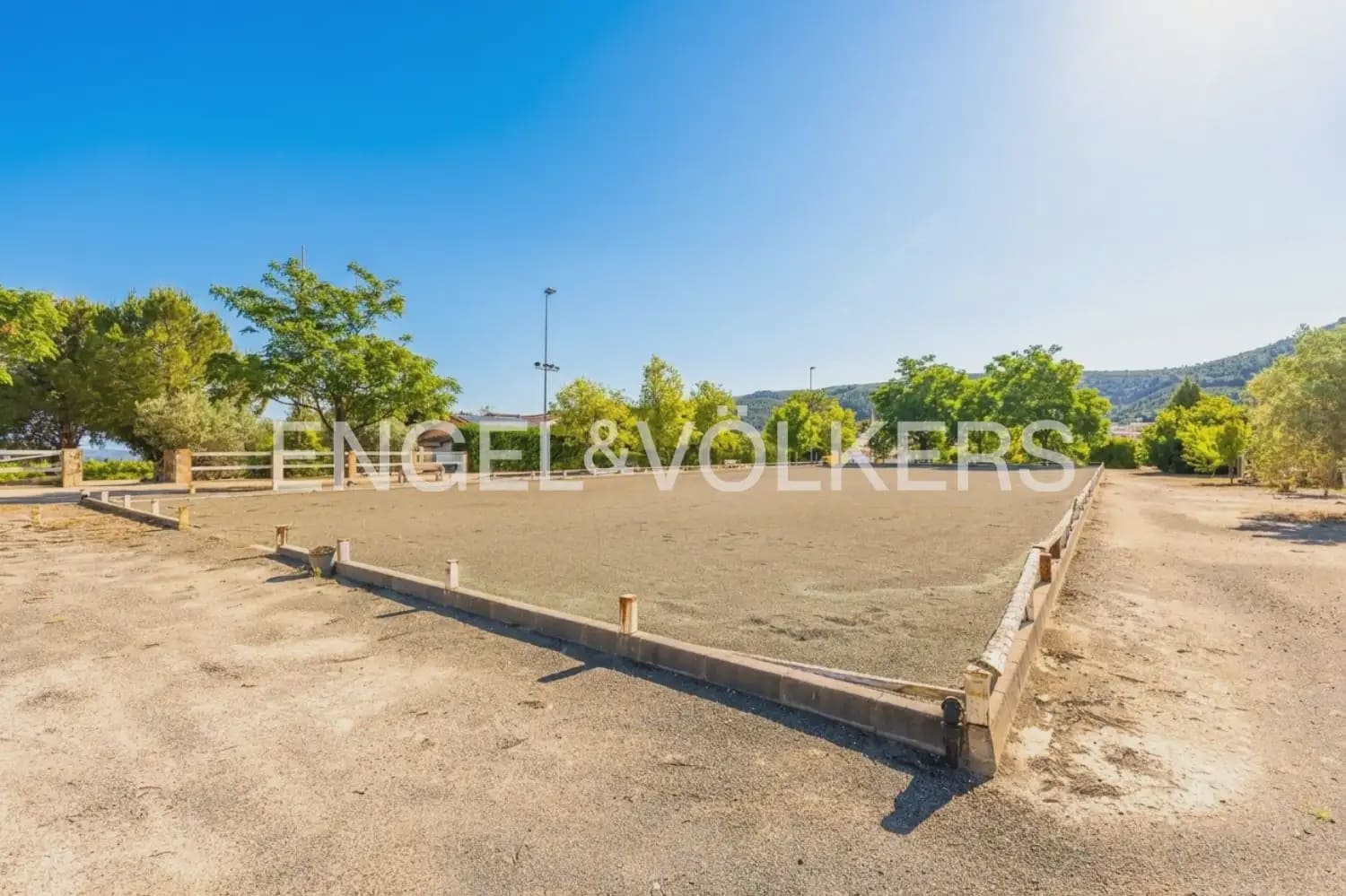 Finca/Casa Rural de 7 habitaciones en Enguera en venta con piscina garaje - 950.000 € (Ref: 9898043)