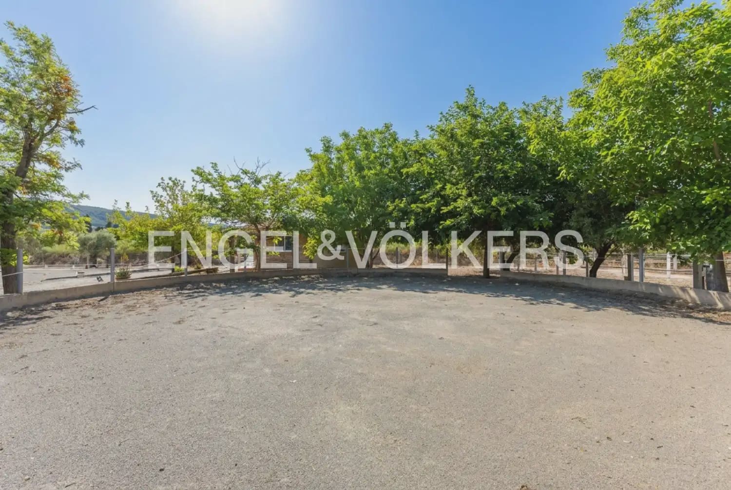 Finca/Casa Rural de 7 habitaciones en Enguera en venta con piscina garaje - 950.000 € (Ref: 9898043)