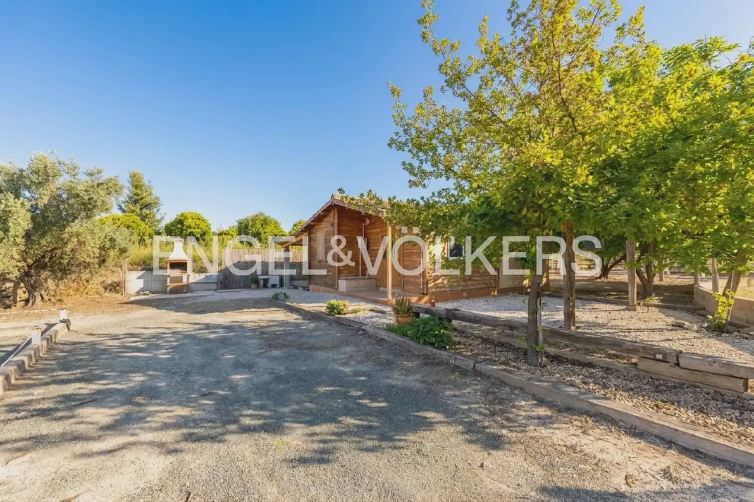 Finca/Casa Rural de 7 habitaciones en Enguera en venta con piscina garaje - 950.000 € (Ref: 9898043)