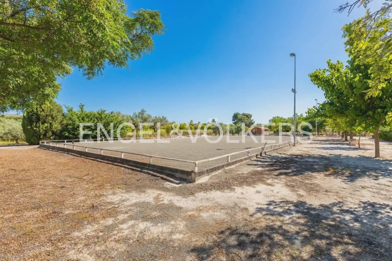 Finca/Casa Rural de 7 habitaciones en Enguera en venta con piscina garaje - 950.000 € (Ref: 9898043)