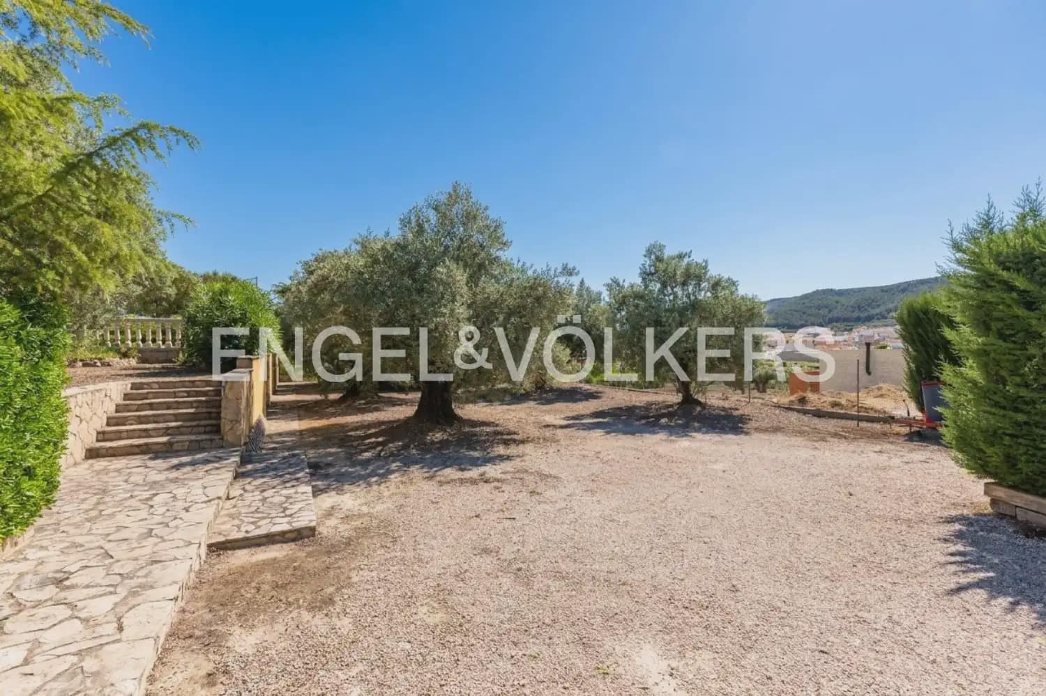 Finca/Casa Rural de 7 habitaciones en Enguera en venta con piscina garaje - 950.000 € (Ref: 9898043)