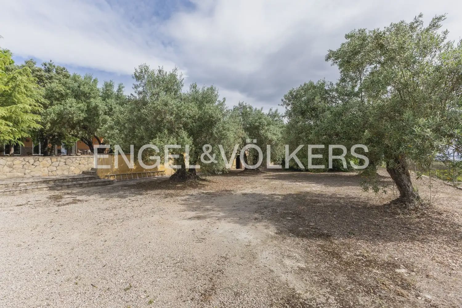 Finca/Casa Rural de 7 habitaciones en Enguera en venta con piscina garaje - 950.000 € (Ref: 9898043)