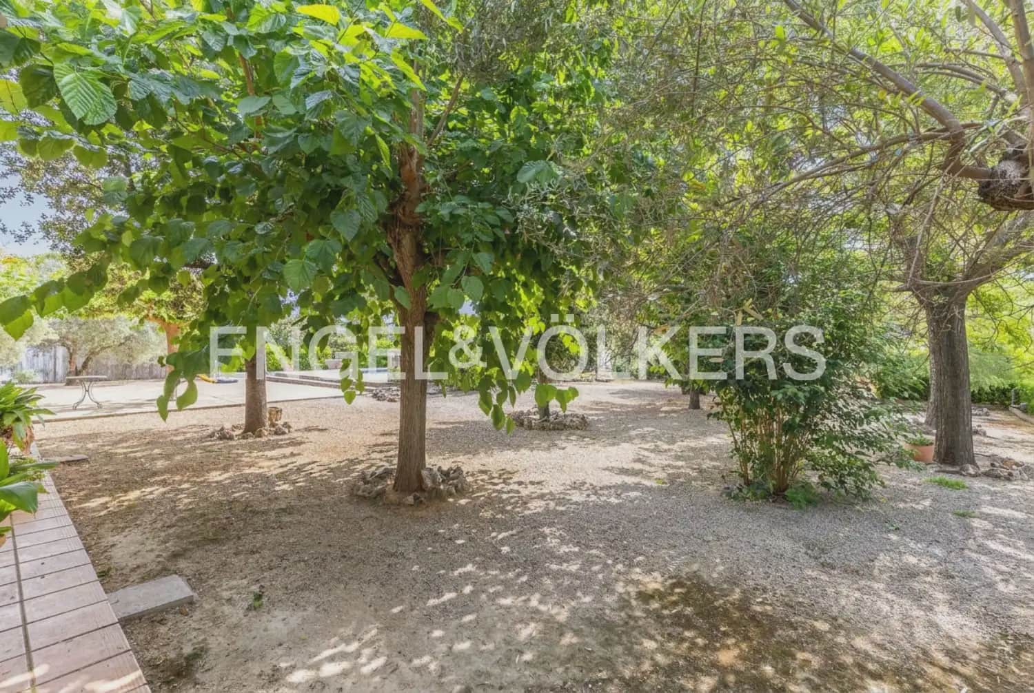Finca/Casa Rural de 7 habitaciones en Enguera en venta con piscina garaje - 950.000 € (Ref: 9898043)