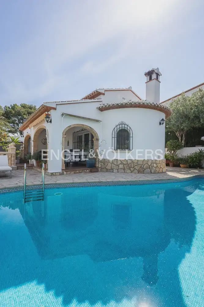 3 soverom Villa til salgs i Javea / Xabia med svømmebasseng garasje - € 650 000 (Ref: 9898044)