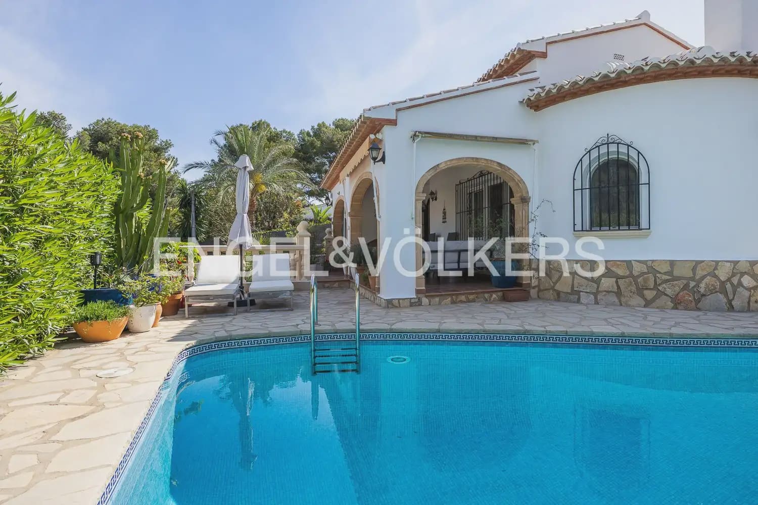 3 soverom Villa til salgs i Javea / Xabia med svømmebasseng garasje - € 650 000 (Ref: 9898044)