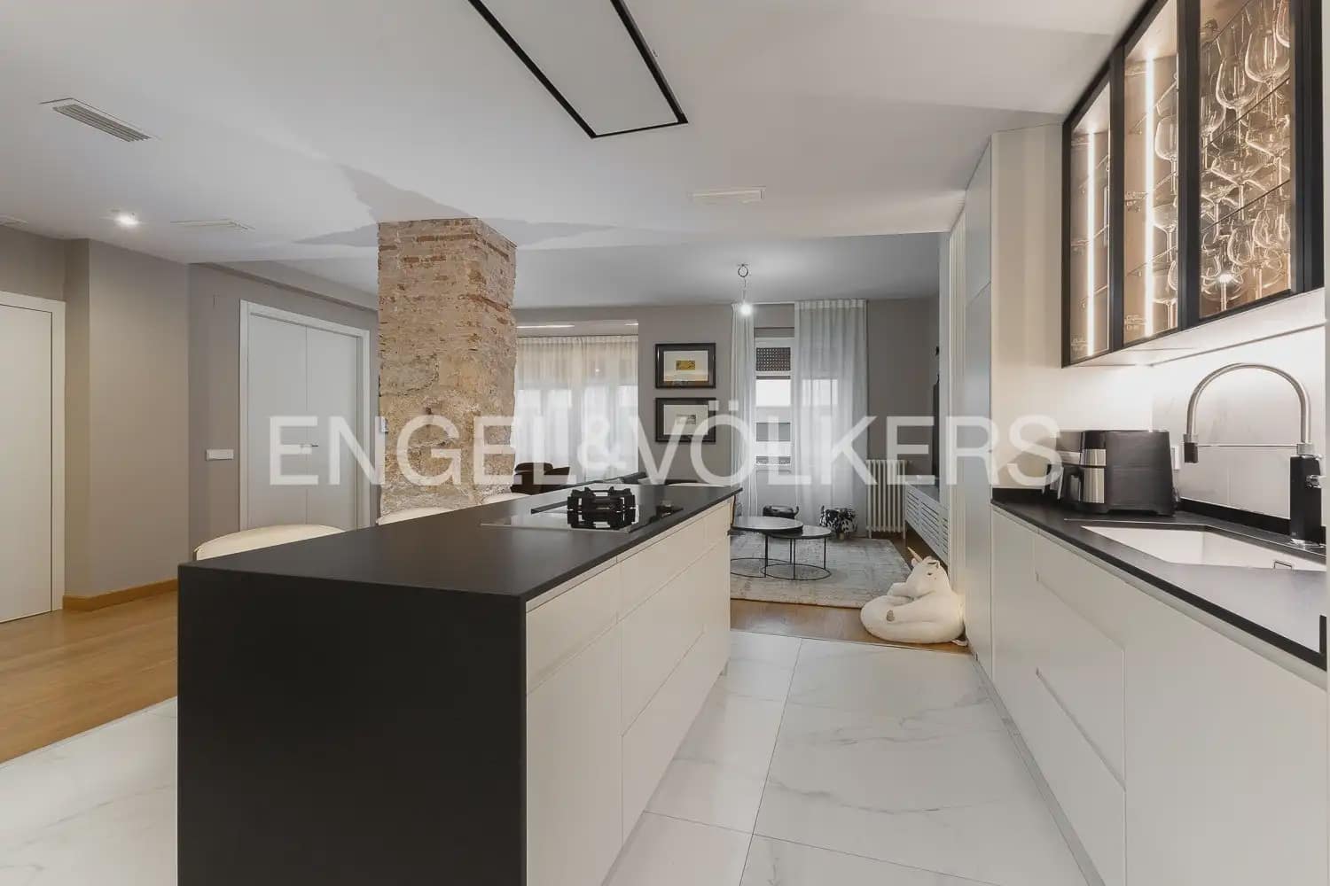 4 makuuhuone Huoneisto myytävänä paikassa Valencia kaupunki - 965 000 € (Ref: 9898045)