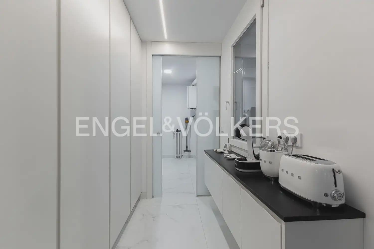 4 makuuhuone Huoneisto myytävänä paikassa Valencia kaupunki - 965 000 € (Ref: 9898045)