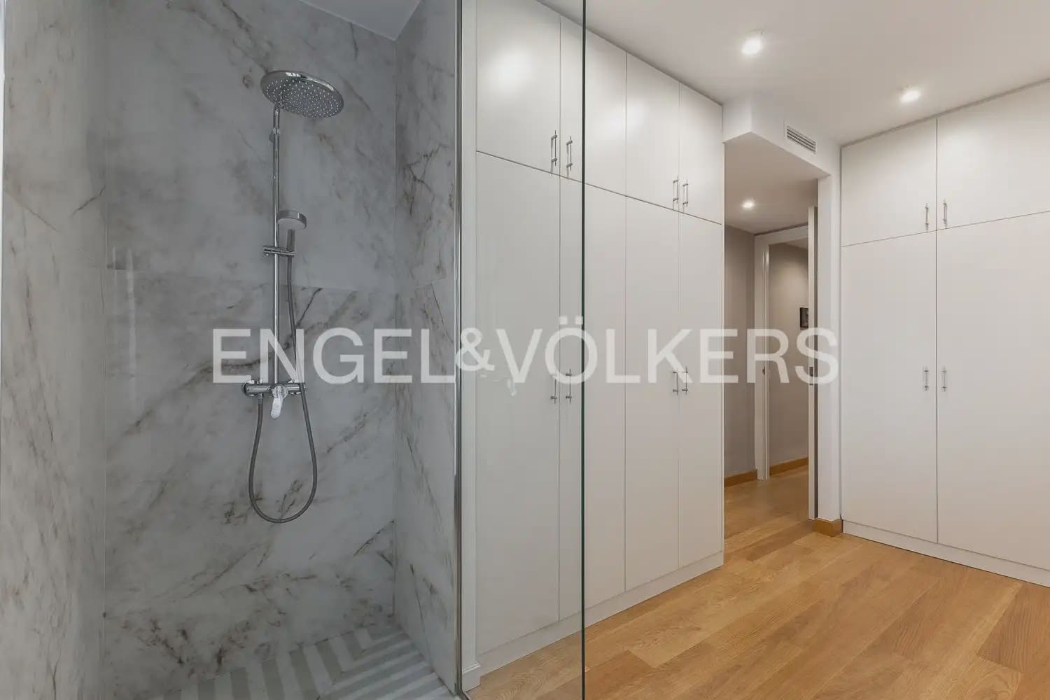 4 makuuhuone Huoneisto myytävänä paikassa Valencia kaupunki - 965 000 € (Ref: 9898045)