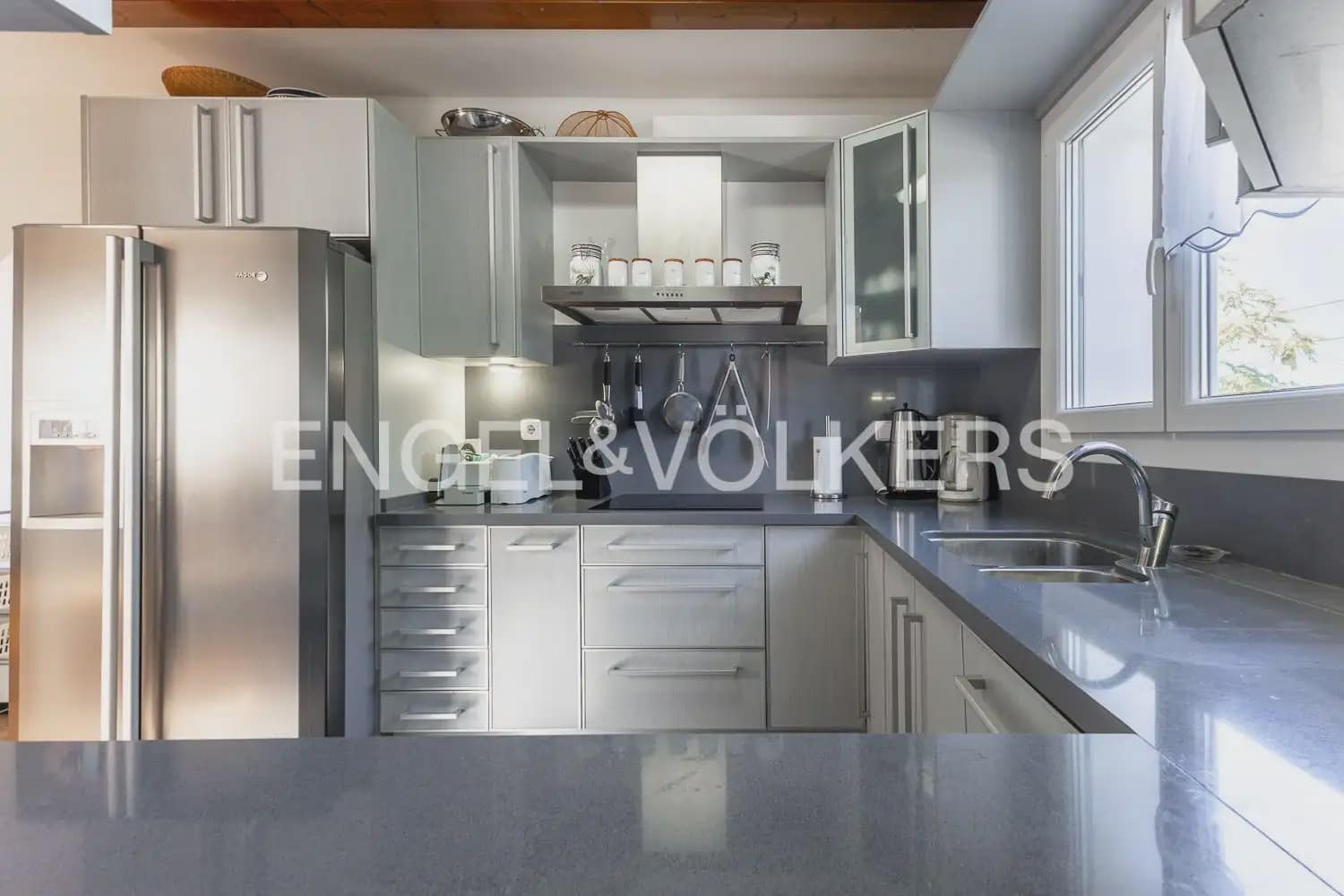 Chalet de 6 habitaciones en Dénia en venta con piscina garaje - 695.000 € (Ref: 9898046)
