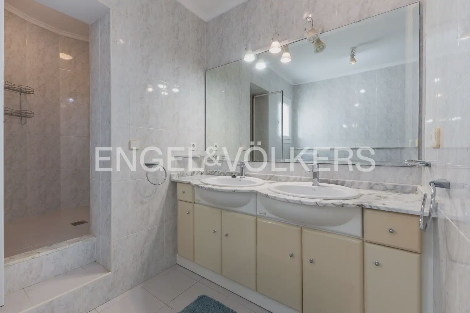 Chalet de 6 habitaciones en Dénia en venta con piscina garaje - 695.000 € (Ref: 9898046)