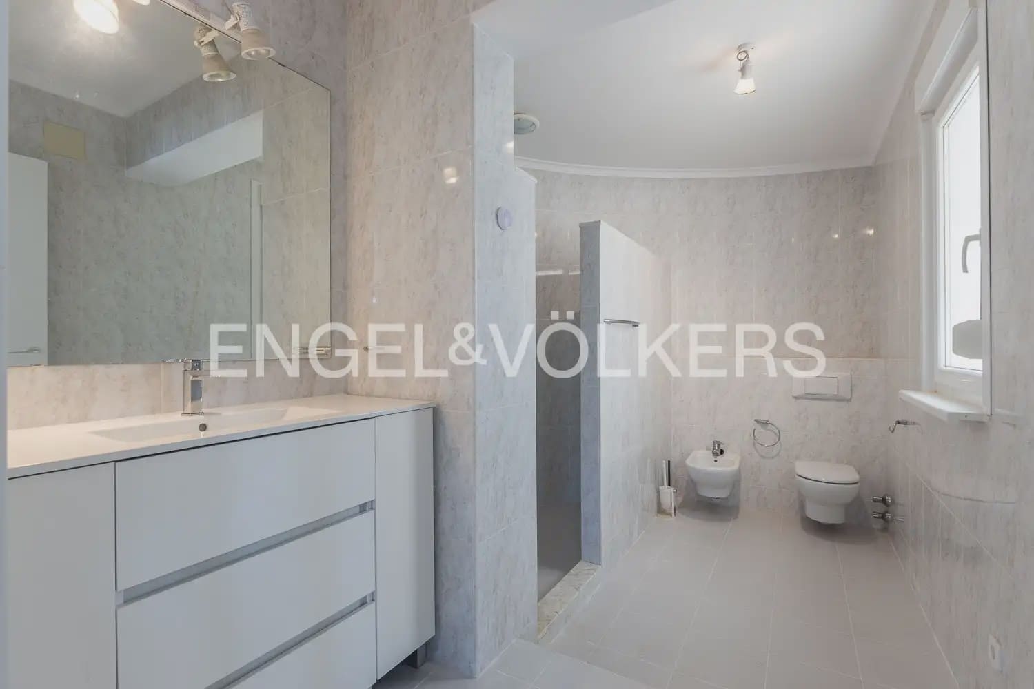 Chalet de 6 habitaciones en Dénia en venta con piscina garaje - 695.000 € (Ref: 9898046)